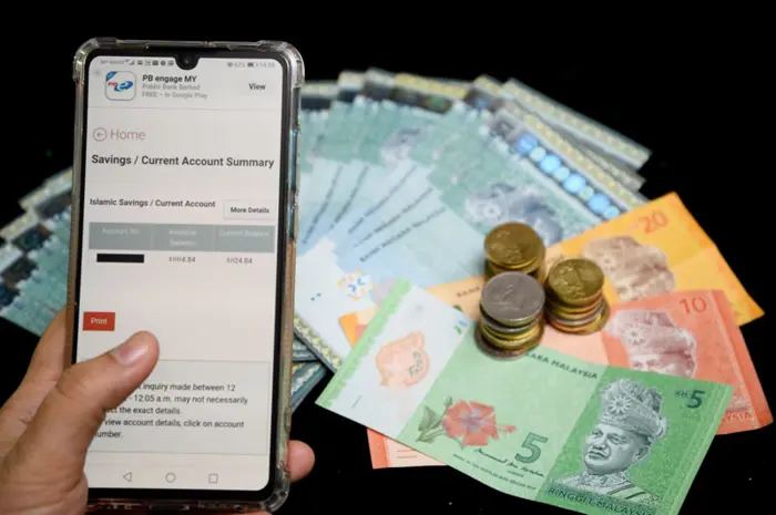 the money on a cashless future malaysia