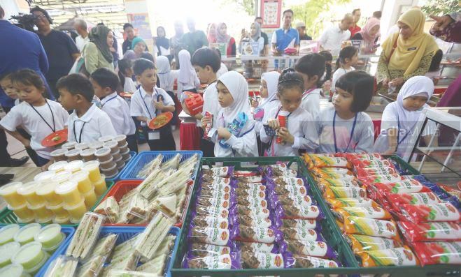 Ibu Bapa Tak Cukup Duit, Cadang Kantin Sekolah Guna ‘Cashless’