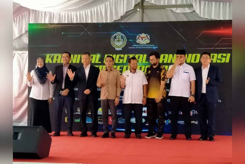 Cashless School Programme: Langkah Bijak Menuju Pendigitalan Pendidikan di Perak